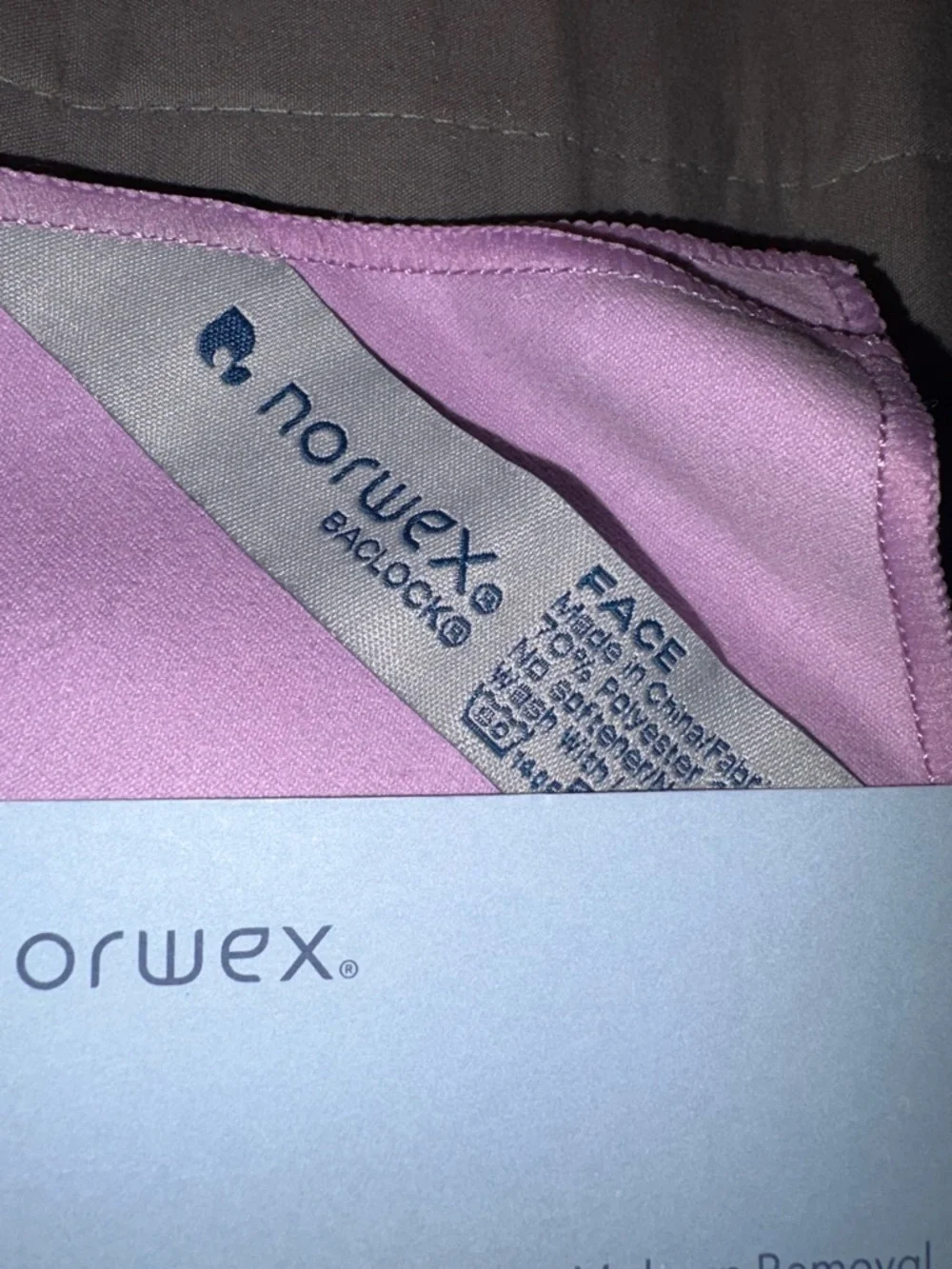 Norwex Face makeup remover cloths, pack of 2, never used but for one which I hav - Picture 4 of 6